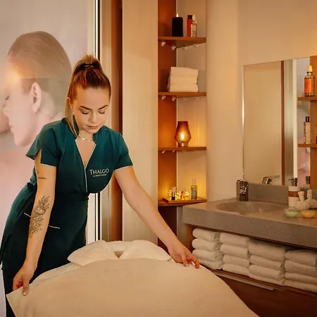 De La Baie - Thalassotherapie Previthal Szálloda Donville-les-Bains