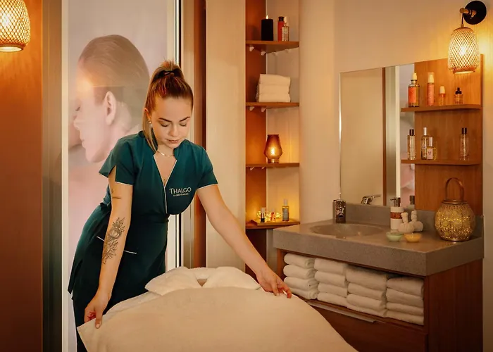 De La Baie - Thalassotherapie Previthal Szálloda Donville-les-Bains