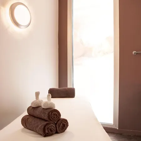 Отель Hotel De La Baie - Thalassotherapie Previthal