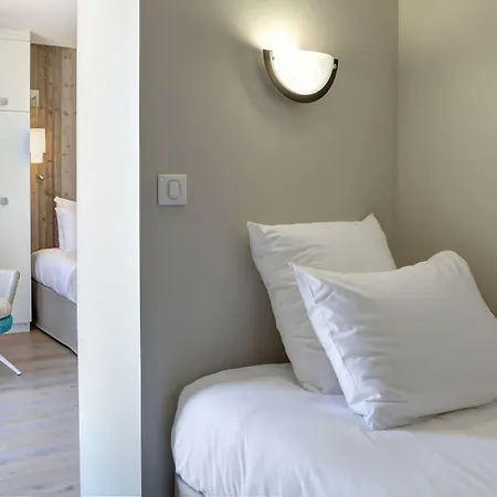 Отель Hotel De La Baie - Thalassotherapie Previthal