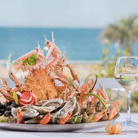 Hotel De La Baie - Thalassotherapie Previthal 4* Донвиль-ле-Бен