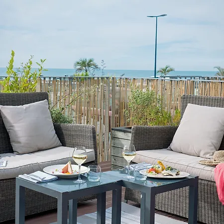 Отель Hotel De La Baie - Thalassotherapie Previthal 4*