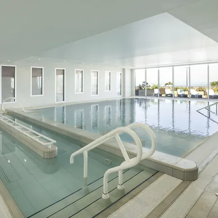 Отель Hotel De La Baie - Thalassotherapie Previthal