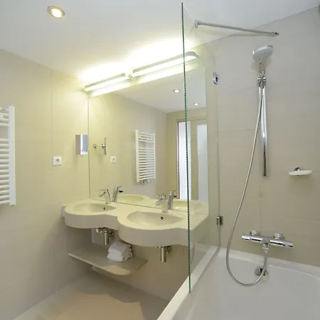 Hotel De La Baie - Thalassotherapie Previthal Донвиль-ле-Бен