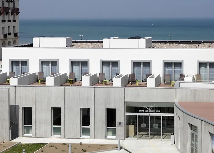 Hotel De La Baie - Thalassothérapie Previthal 4*